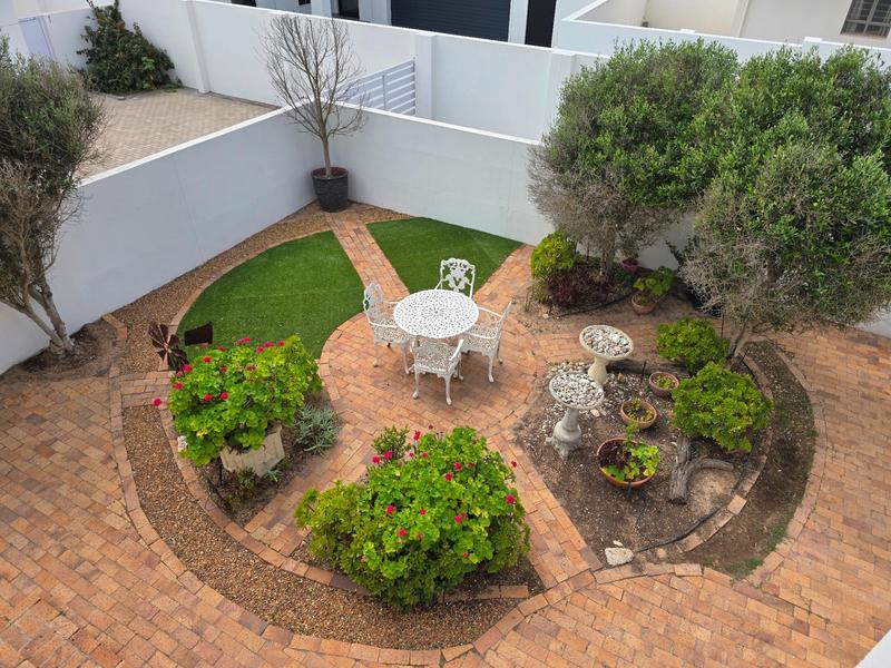 5 Bedroom Property for Sale in Golden Mile Western Cape